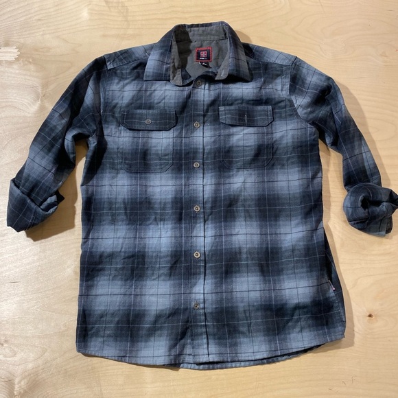 Swiss Tech Gray Plaid Button-Up Shirt Medium (38-40) (JH) - Picture 4 of 13